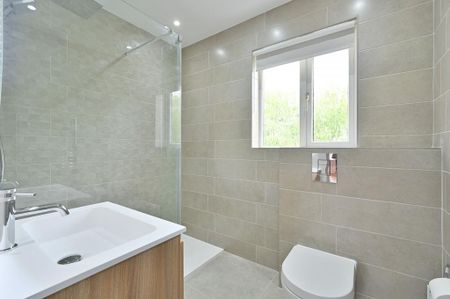 4 bedroom detached house to rent - Photo 5