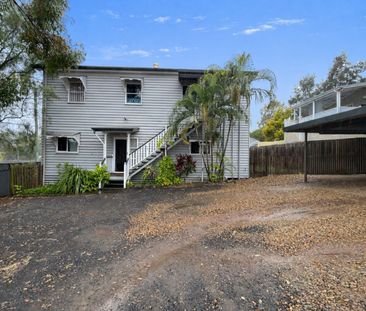 Well-Presented 3 Bedroom Unit with Air Conditioning & Excellent Tra... - Photo 1