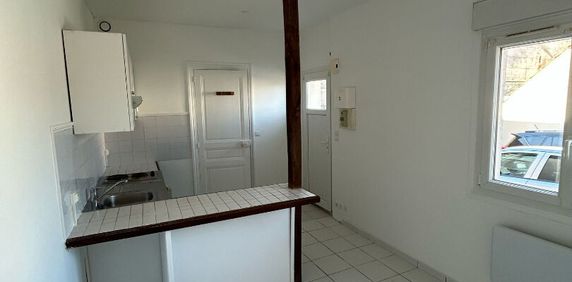 Appartement Compiegne 1 pièce(s), - Photo 2