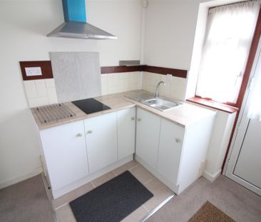 Magdala Road, Isleworth - Photo 1