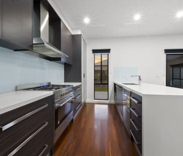 Stylish, Spacious & Perfectly Positioned for Family Living - Photo 3