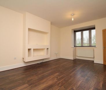 6 bedroom detached house to rent - Photo 2