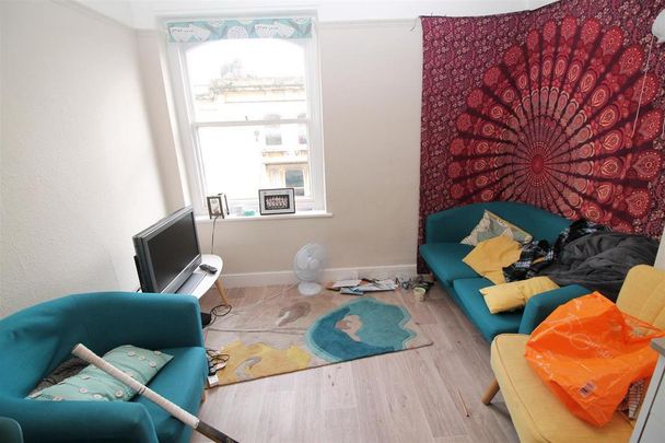 3 bedroom flat to rent - Photo 1