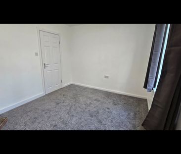 2 Bed Flat, Langdale Gardens, LS6 - Photo 4