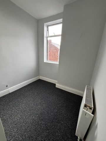 3 Bed Terraced House, New Cross Street, M5 - Photo 3