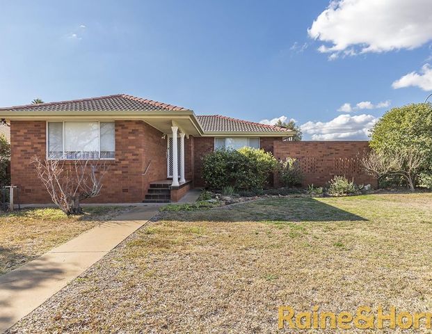 Great Family Location - Photo 1