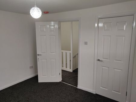 4 Bed Maisonette, Comleypark Street, G31 - Photo 3