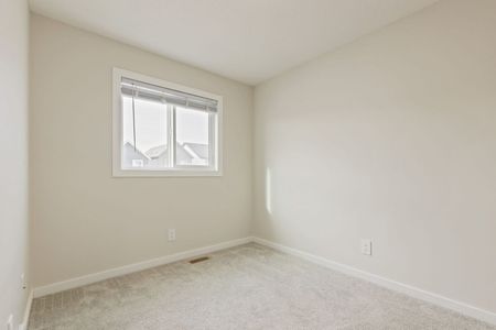 23 Heirloom Boulevard Southeast, Calgary - Photo 4