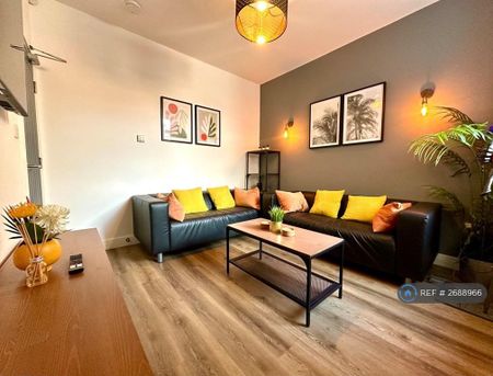 4 bedroom terraced house to rent - Photo 3