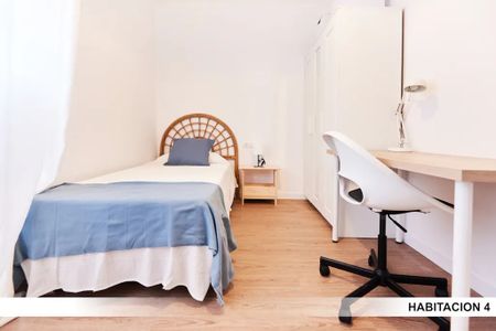 Calle Párroco Antonio González Abato, Sevilla, Andalusia 41013 - Photo 2