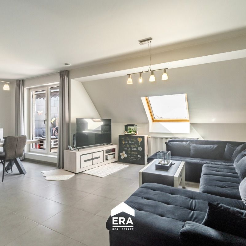 Ruim appartement met 3 slaapkamers en garage - Photo 1