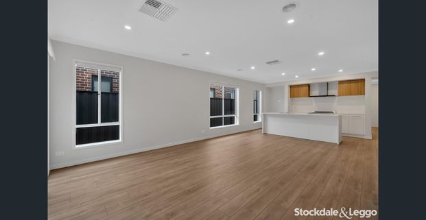 Stunning 4 Bedroom Home in the Heart of Mickleham! - Photo 1