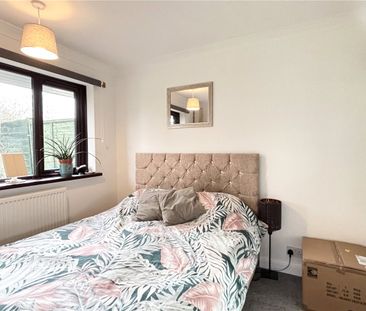 Chiltern Avenue, Farnborough, GU14 - Photo 1