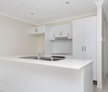 Modern 3-Bedroom Duplex Just Minutes from the Beach! - Photo 1