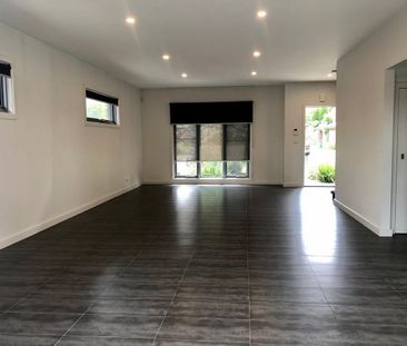 2/157 Hickford Street, Reservoir VIC 3073 - Photo 1