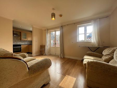 2 bedroom flat to rent - Photo 2