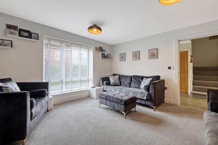 5 bedroom detached house to rent - Photo 2