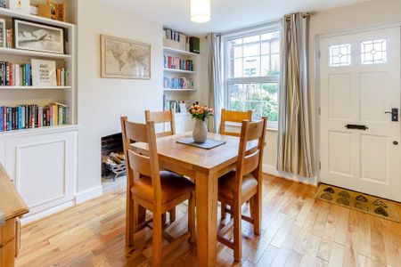 2 bedroom terraced house to rent - Photo 2