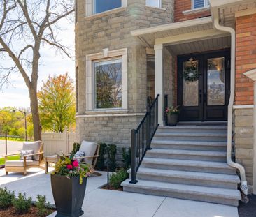 For Lease - 2432 Upper Valley Crescent, Oakville, Ontario - Photo 3