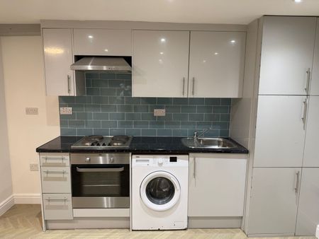 Studio Flat, Nether Street, N3 - Photo 2