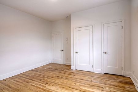 4870 Queen Mary Road - Photo 5