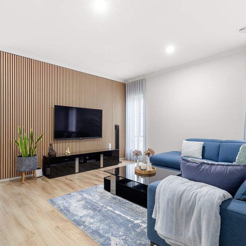 Spacious Family Living with Huge Saving on Electricity Bills - Photo 1