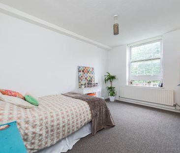 4 bedroom flat to rent - Photo 1