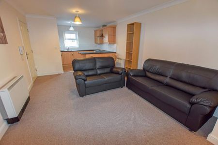 2 bedroom flat to rent - Photo 2