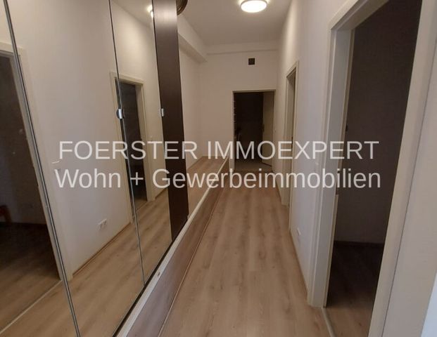 Loft, Platz für Firmenmitarbeiter o. Wohngemeinschaft mit Werkstatt/Lager/Loft PF-N im EG - Photo 1