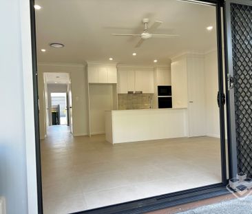 VERY NEW ULTA MODERNLUXURY 3 BEDROOM TOWNHOUSEWITH DUCTED AIR-CON (... - Photo 3