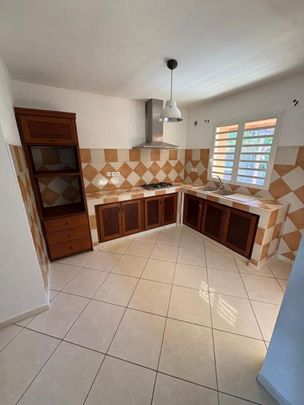 Location Maison 4 pièces 93m² ST PIERRE 97410 - Photo 1