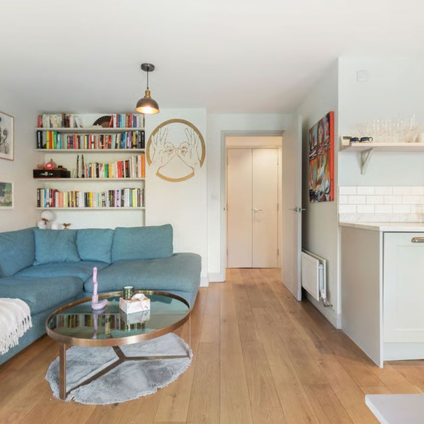 2 Bed Flat, Ellington House, E5 - Photo 1