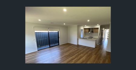 Luxurious 4-Bedroom Modern Home in Prestigious Truganina - Photo 4