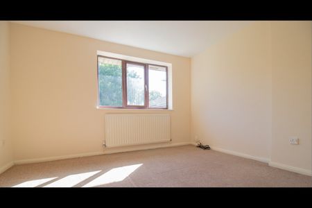 2 Bed Semi-Detached House, The Meadows, NG2 - Photo 3