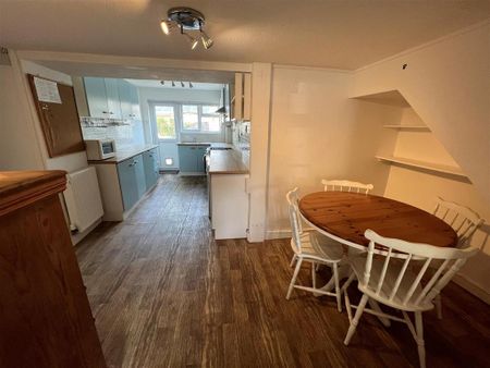 2 bedroom terraced house to rent - Photo 5