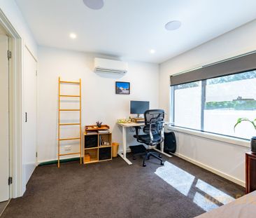 Stunning 2-Bedroom, 2-Bathroom Townhome in a Prime Location - Photo 5