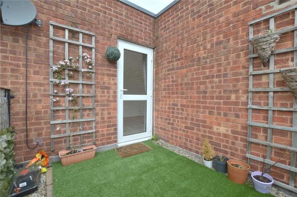 2 Bed Penthouse, Leeds, LS8 - Photo 1