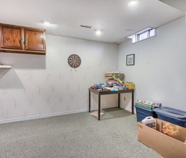 For Lease - 256 Ross Lane, Oakville, Ontario - Photo 2