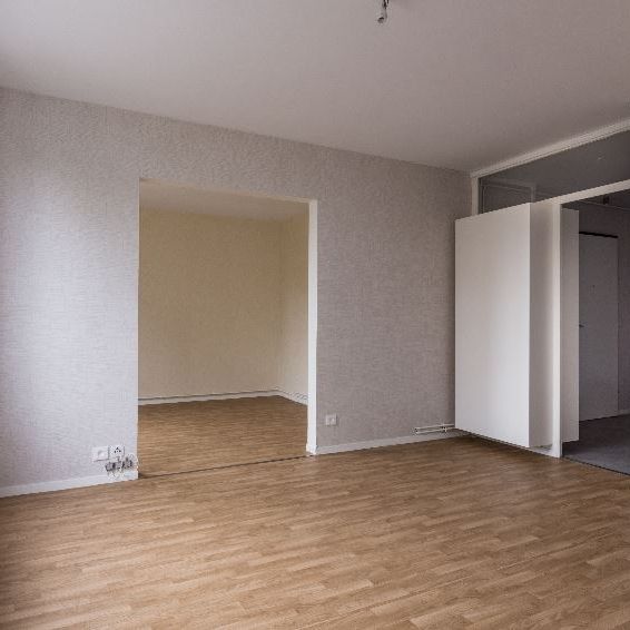 Appartement – Type 5 – 79m² – 347.92 € – LE BLANC - Photo 1