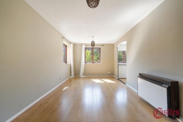 2 bedroom flat to rent - Photo 1