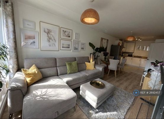 2 bedroom flat to rent - Photo 1