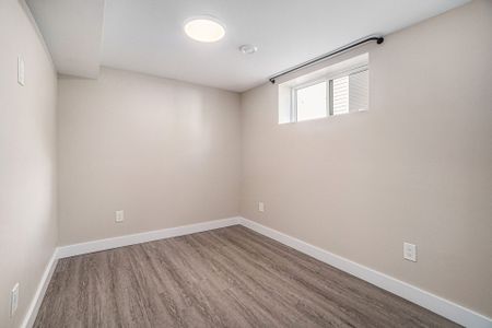 For Lease - 17 Overlake Drive Unit# B, Cityview - Parkwoods Hills - Rideau Shore, Ontario - Photo 2