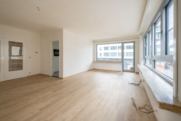 Ruim 3-slaapkamer appartement (95 m²) op de 1ste verdieping met lift aan centrum Beveren! - Photo 1