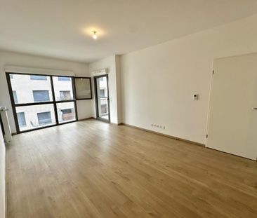 Location Appartement 3 pièces 66m² BORDEAUX 33800 - Photo 2