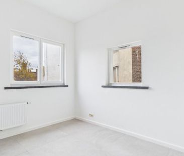 Eengezinswoning te huur in Laken voor € 2.000 met 3 slaapkamers - Photo 5