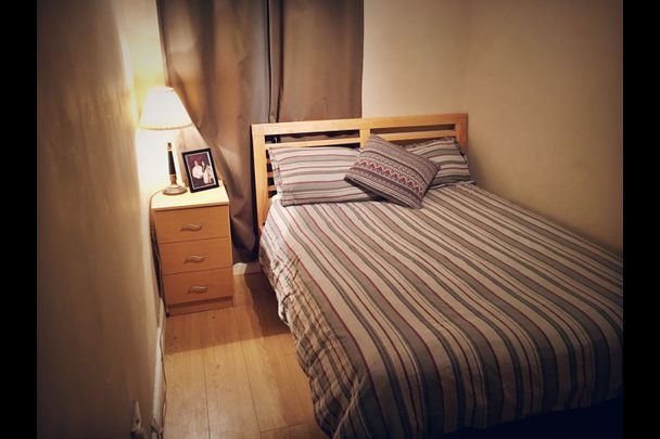 3 Bed Flat, Charles Rowan House, WC1X - Photo 1