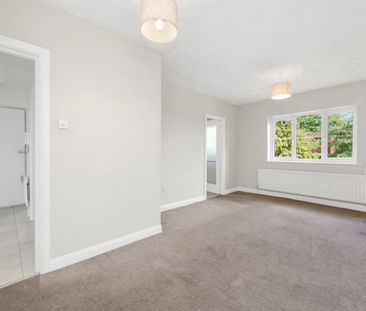 Hawarden Hill, NW2, London - Photo 2
