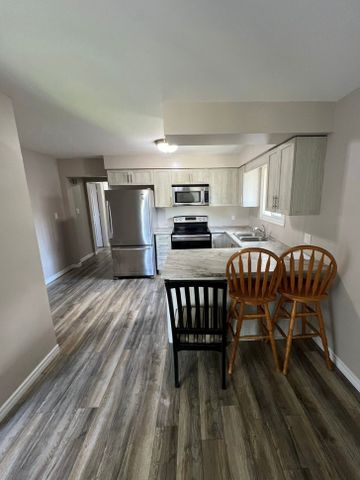 For Lease - 10 Trelawn Parkway, Welland, Ontario - Photo 5