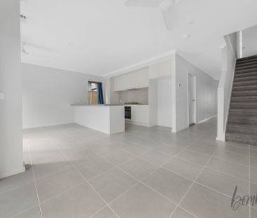 Spacious 4-Bedroom Family Home in Prime Location - Photo 4