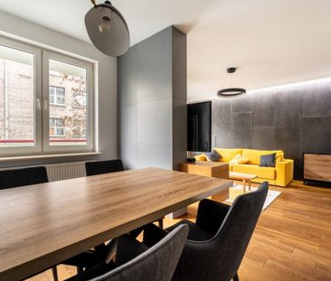 Dolny Mokotów | Garderoba | Garaż 59 m² - Photo 1